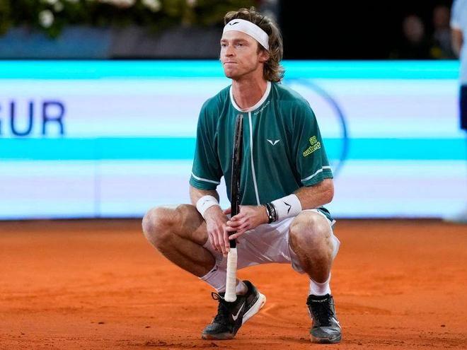 这也是年轻 这也是年轻