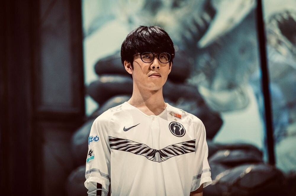 多姿多彩的 多姿多彩的