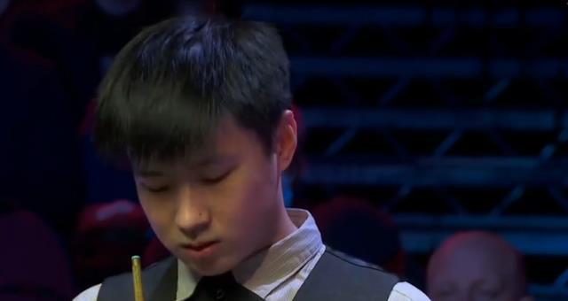 球送到前场 球送到前场